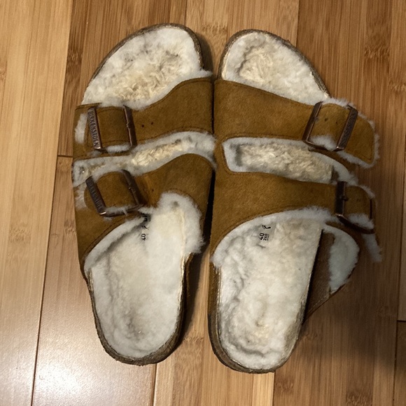 Birkenstock Shearling Sandals Size EU 40 Ladies 9 And Men’s 7 Tan Color - Picture 3 of 12
